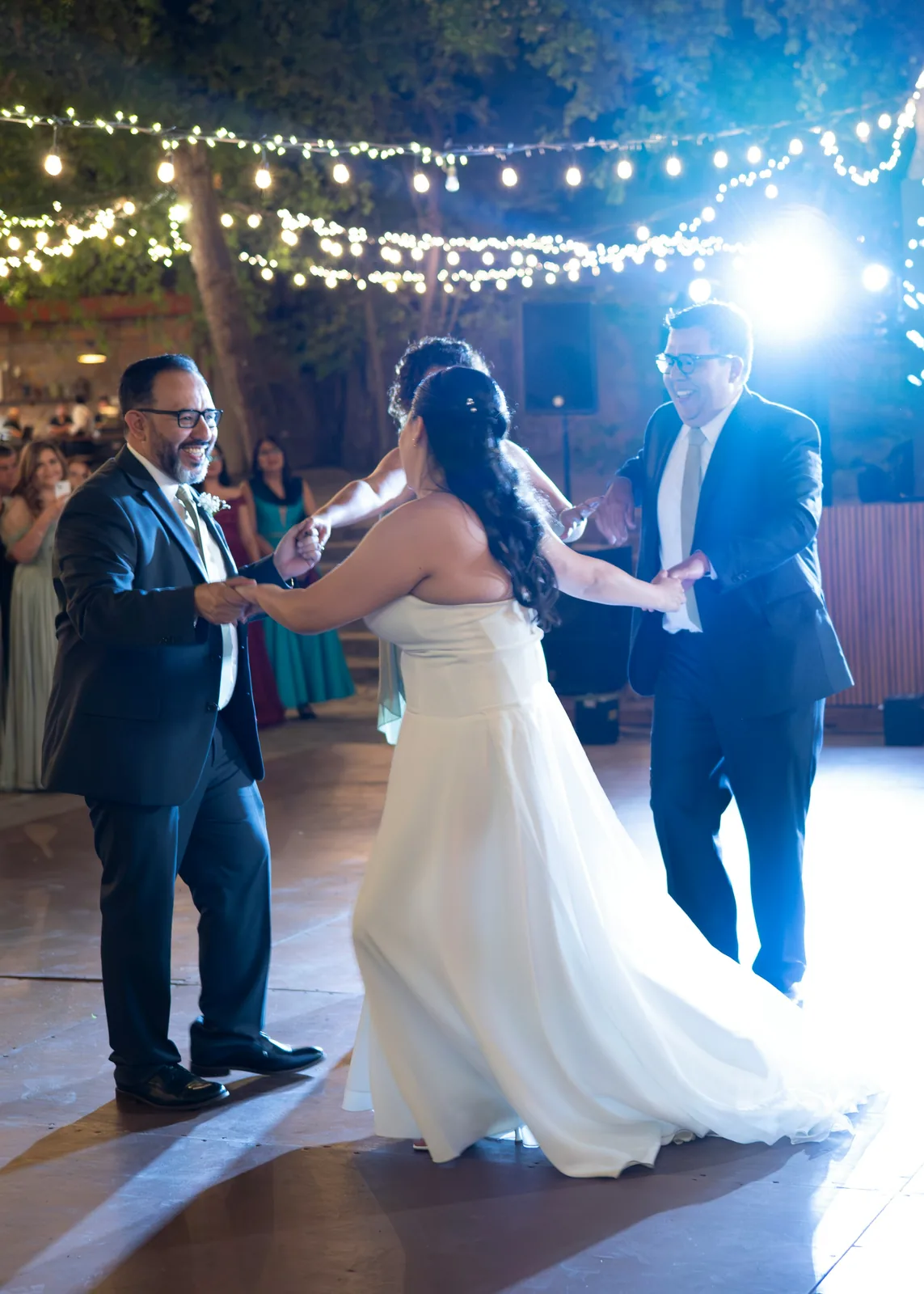 Celebración en pista de baile, imagen referencial